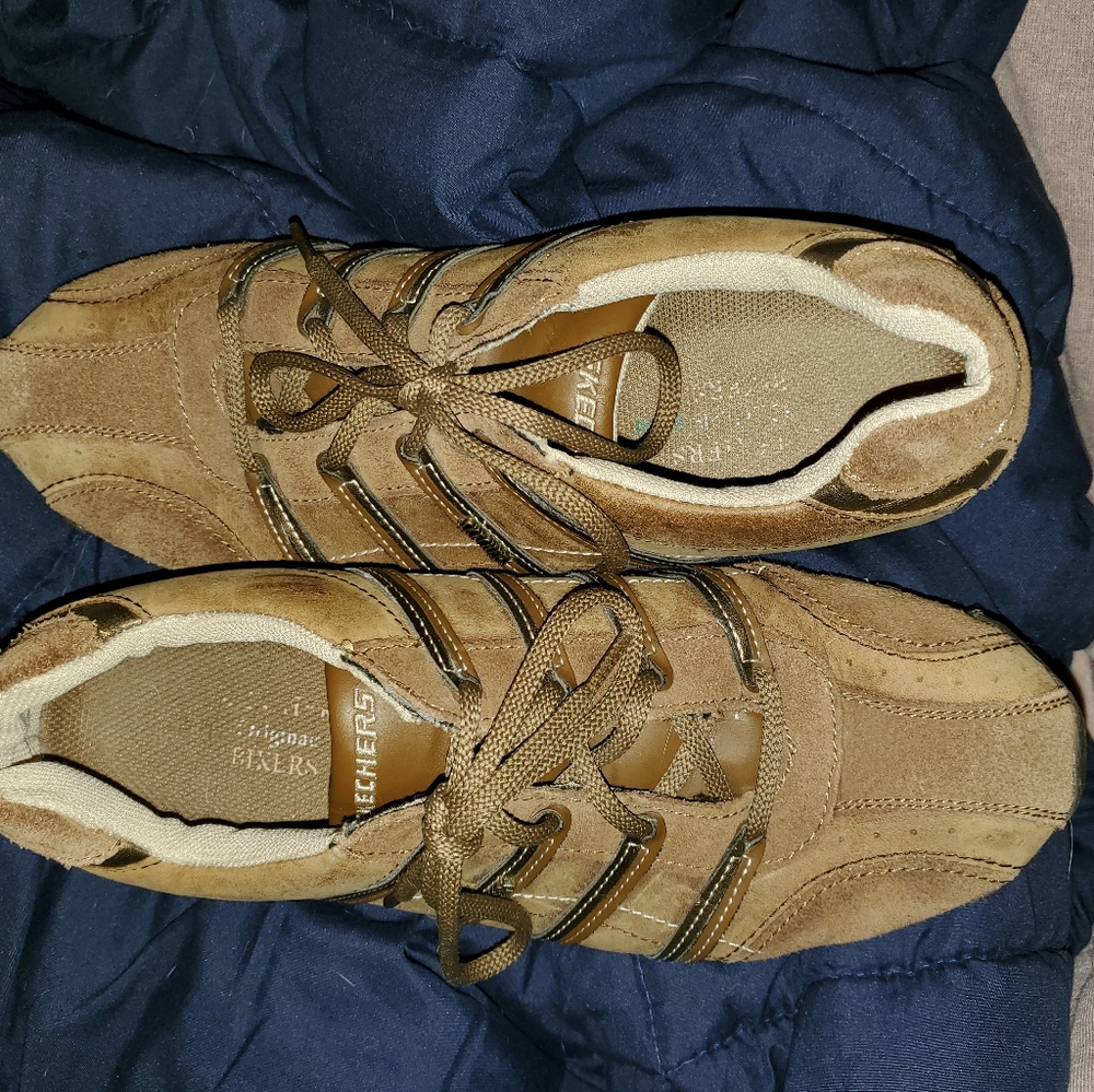 Sketchers sneakers size 10
